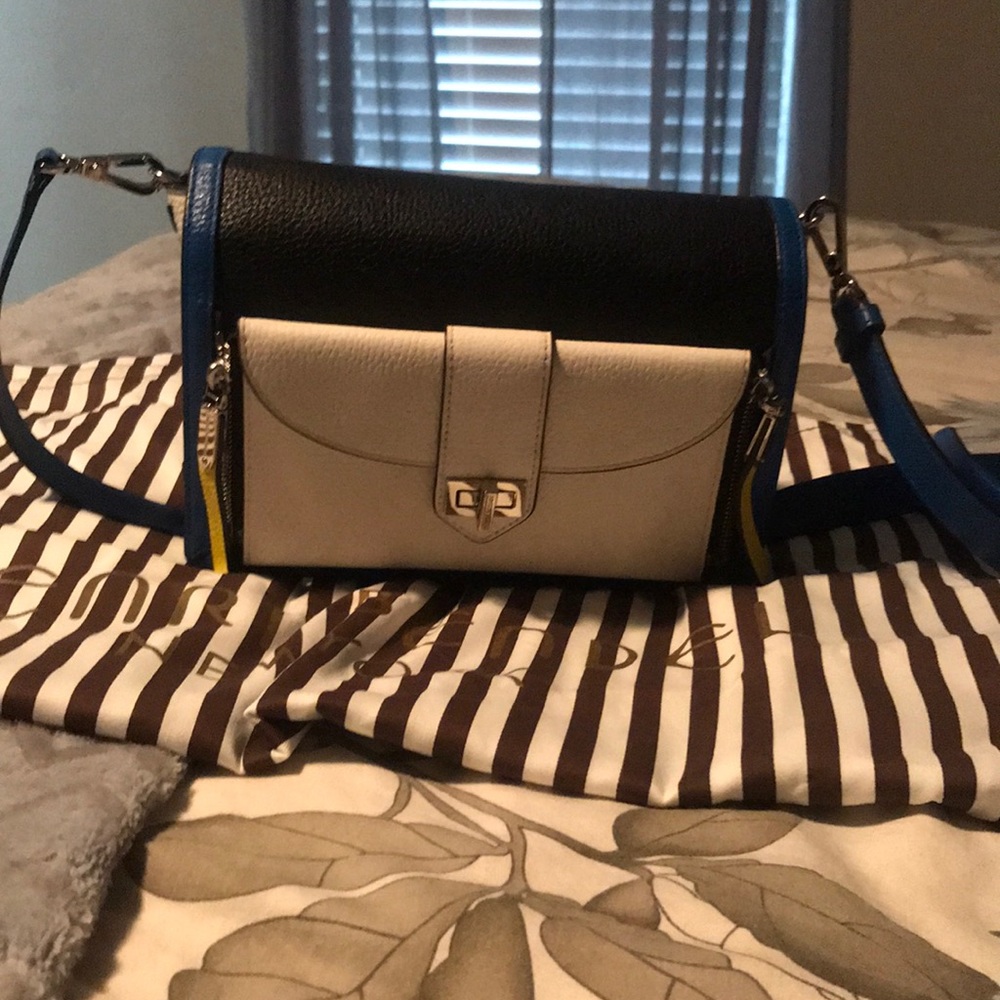 Henri bendel purse